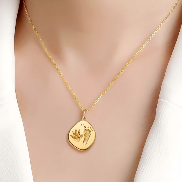 18K Gold AU750 Custom Baby Handprint Footprint Photo Charm Necklace Wholesale