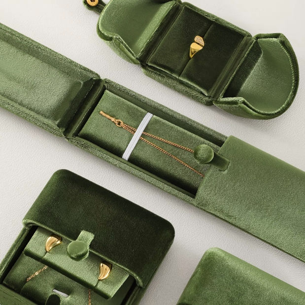 Wholesale Luxury Velvet Jewelry Box Portable Jewelry Gift Packaging Box